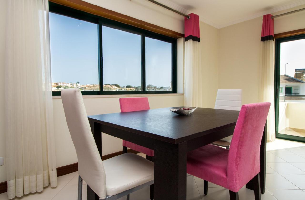 Family Apartment - Pool And Garden & Playground & Beach & Albufeira Kültér fotó