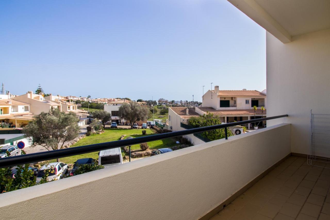 Family Apartment - Pool And Garden & Playground & Beach & Albufeira Kültér fotó