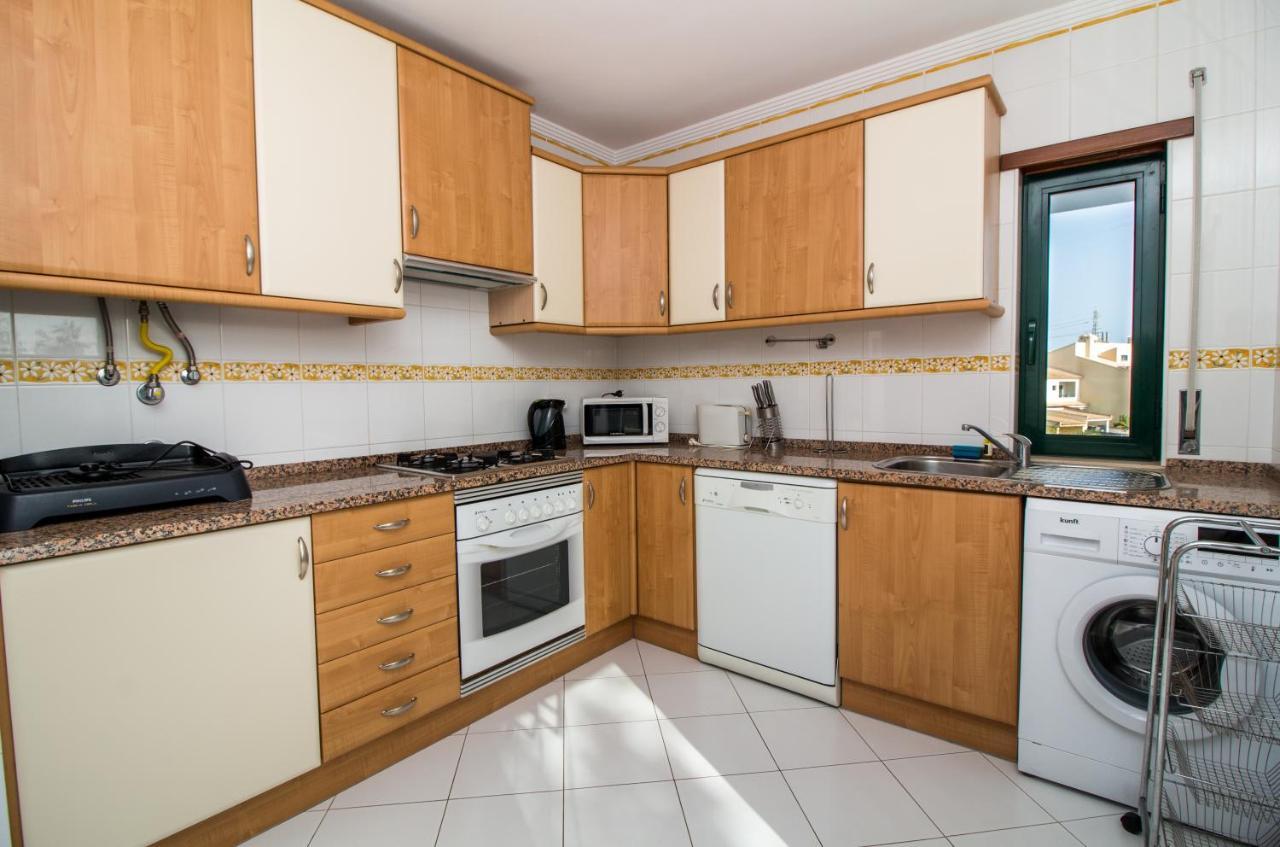 Family Apartment - Pool And Garden & Playground & Beach & Albufeira Kültér fotó