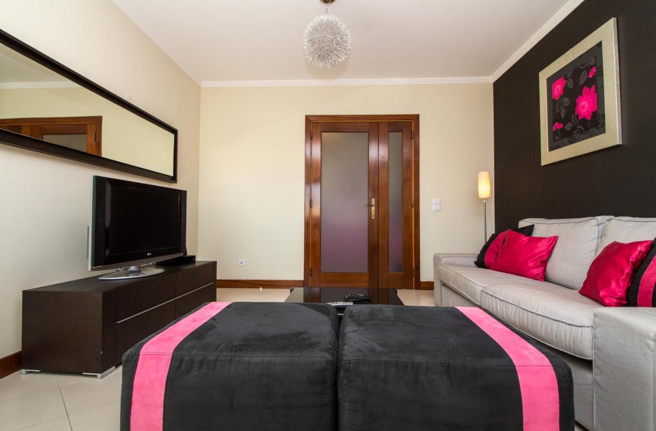 Family Apartment - Pool And Garden & Playground & Beach & Albufeira Kültér fotó