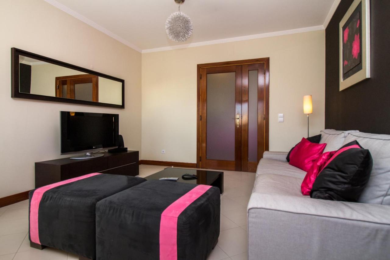 Family Apartment - Pool And Garden & Playground & Beach & Albufeira Kültér fotó