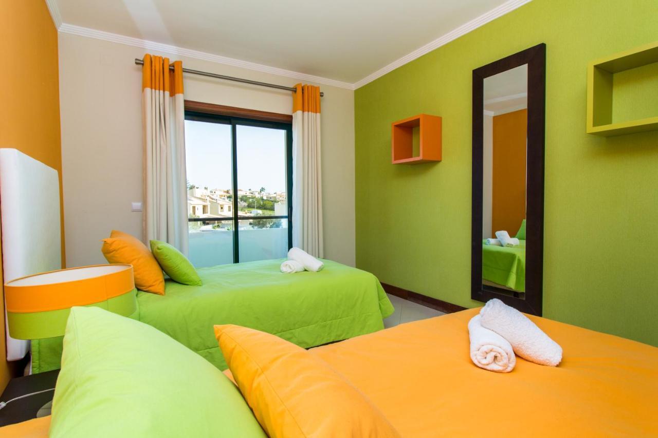 Family Apartment - Pool And Garden & Playground & Beach & Albufeira Kültér fotó