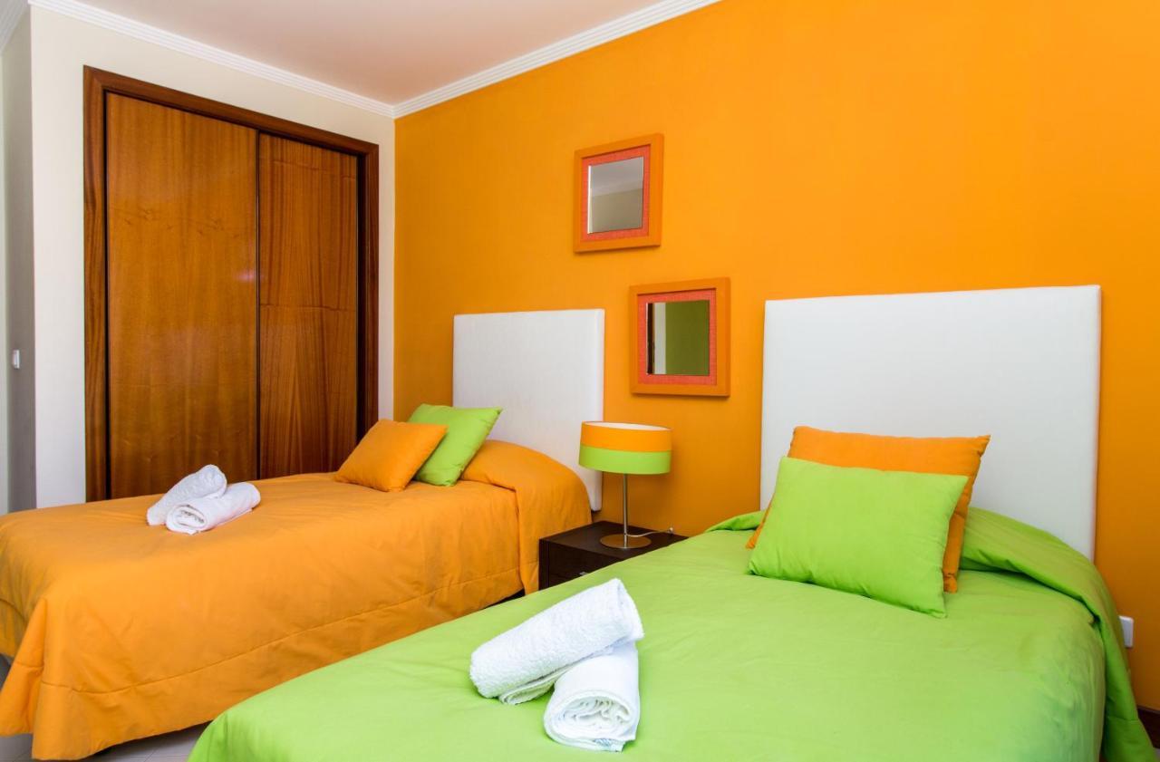 Family Apartment - Pool And Garden & Playground & Beach & Albufeira Kültér fotó