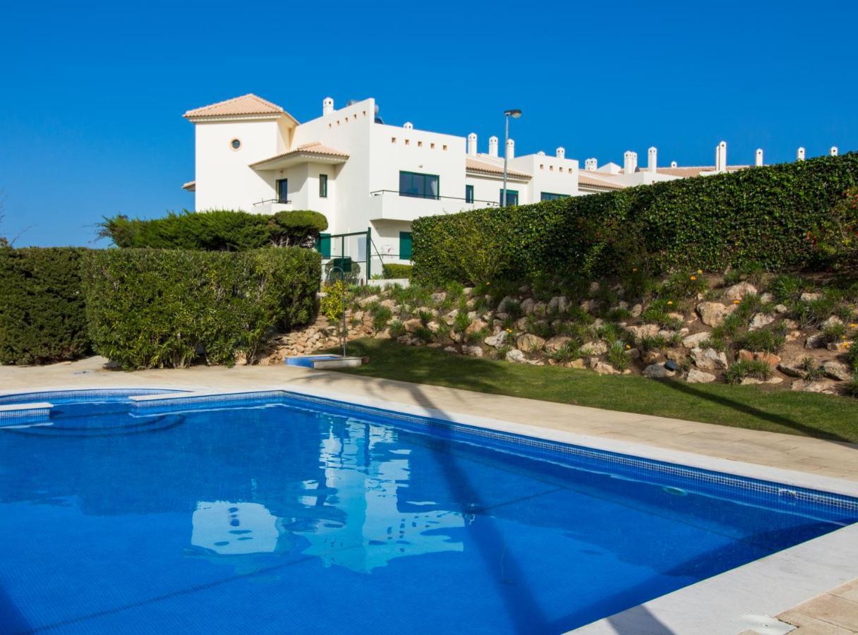 Family Apartment - Pool And Garden & Playground & Beach & Albufeira Kültér fotó