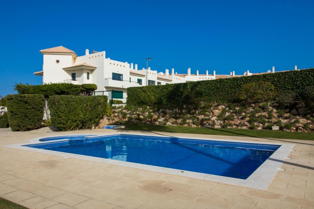 Family Apartment - Pool And Garden & Playground & Beach & Albufeira Kültér fotó