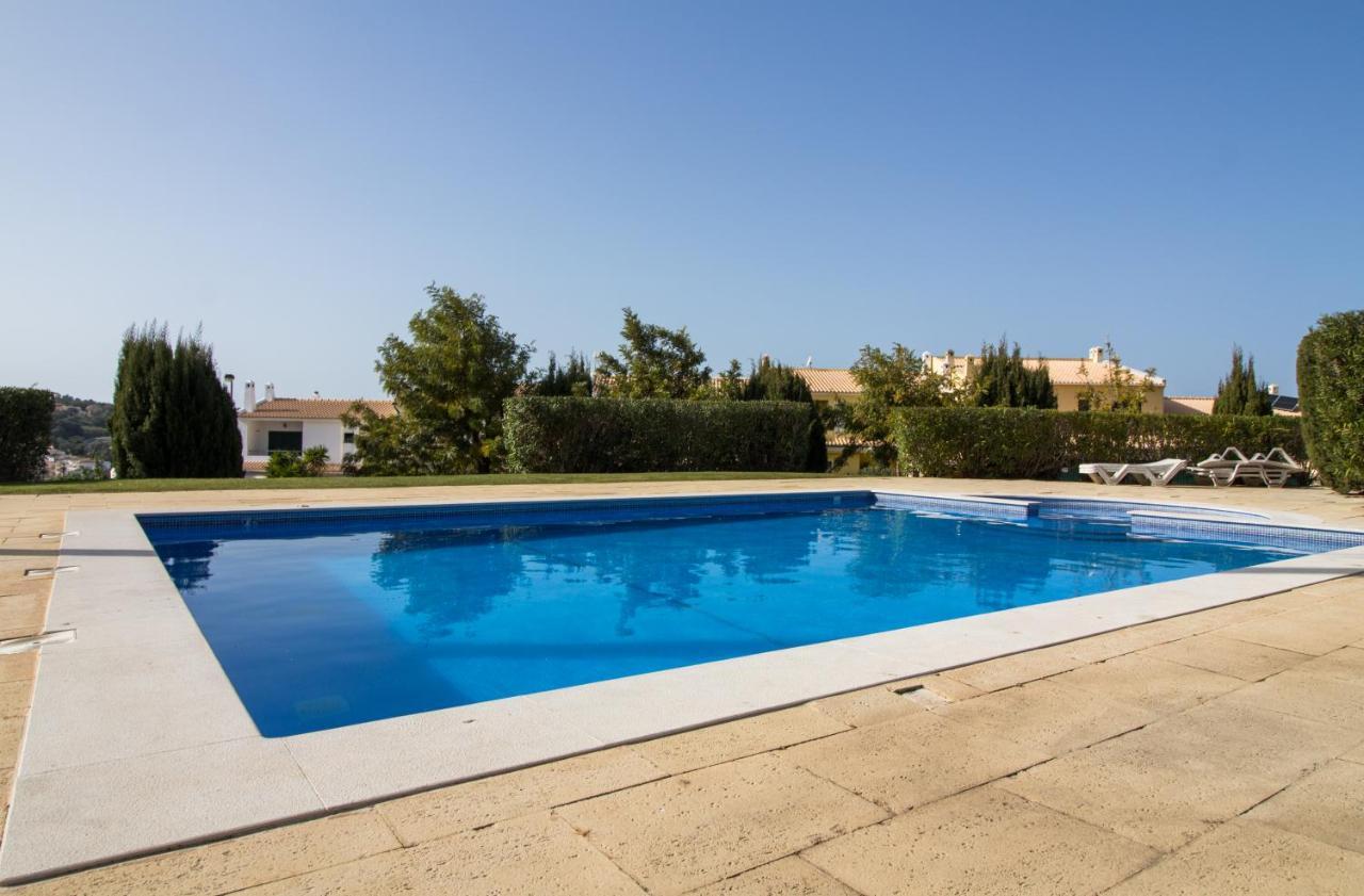 Family Apartment - Pool And Garden & Playground & Beach & Albufeira Kültér fotó